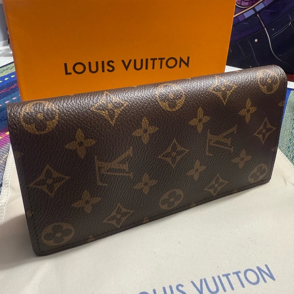 Louis Vuitton Classic Monogram Key Holder